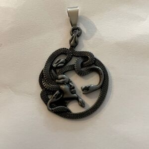 MEDUSA PENDANT